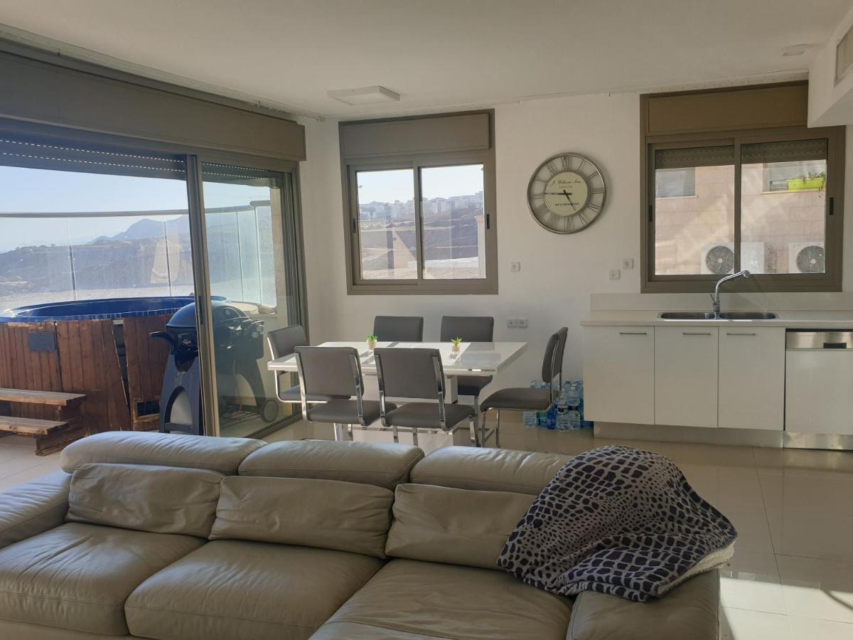 Luxury Exclusive Top Class Apartment on the sea with best sea view&jacuzzi רק למשפחות !!!! אילת מראה חיצוני תמונה